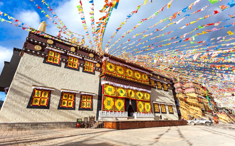 LỆ GIANG - SHANGRILA - NÚI TUYẾT NGỌC LONG 5N4D (GST)