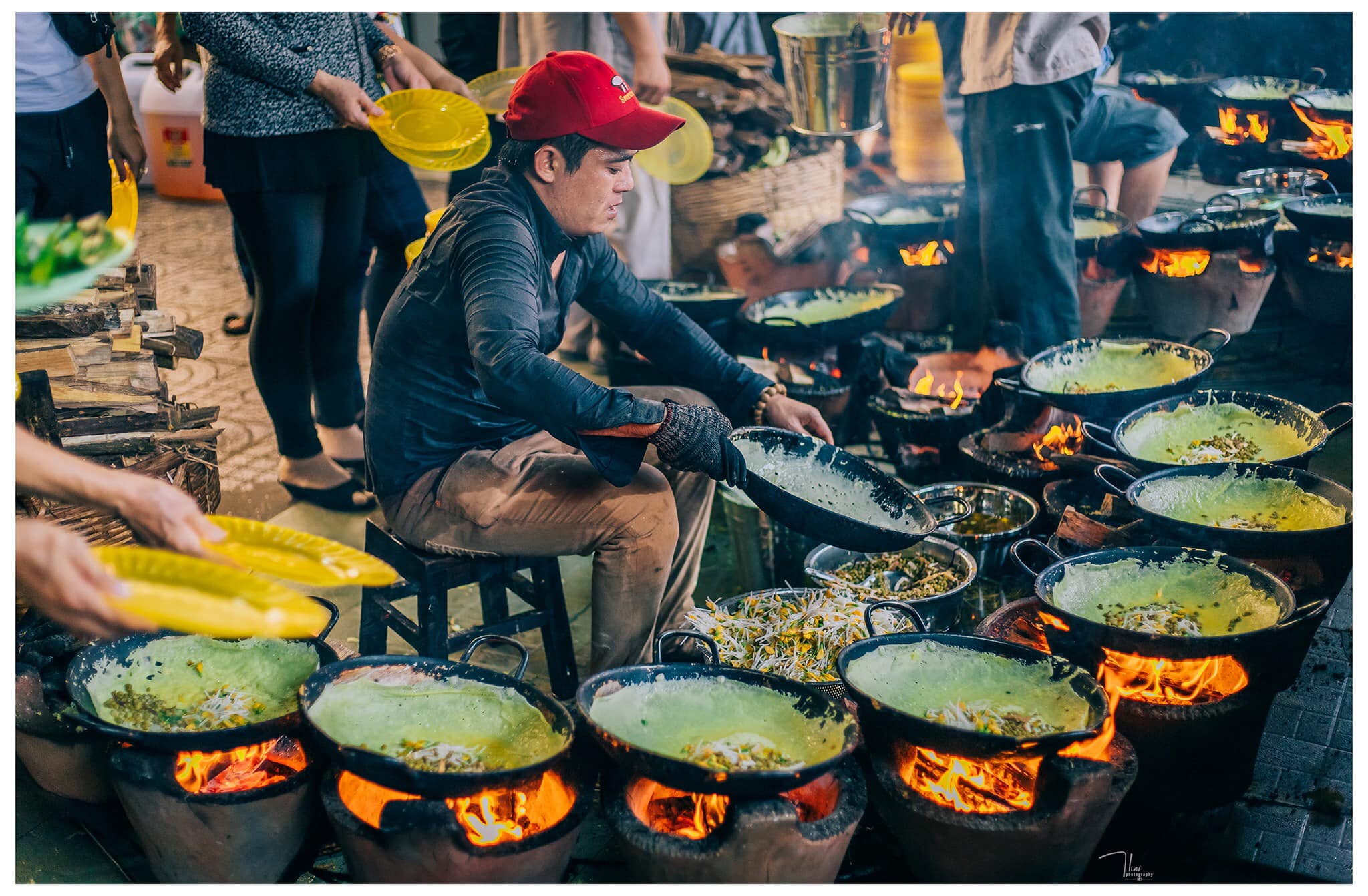 STREET FOOD BY MOTORBIKE TOUR